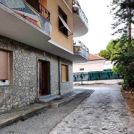 Villa Daniela - Quiete E Mare San Remo Buitenkant foto